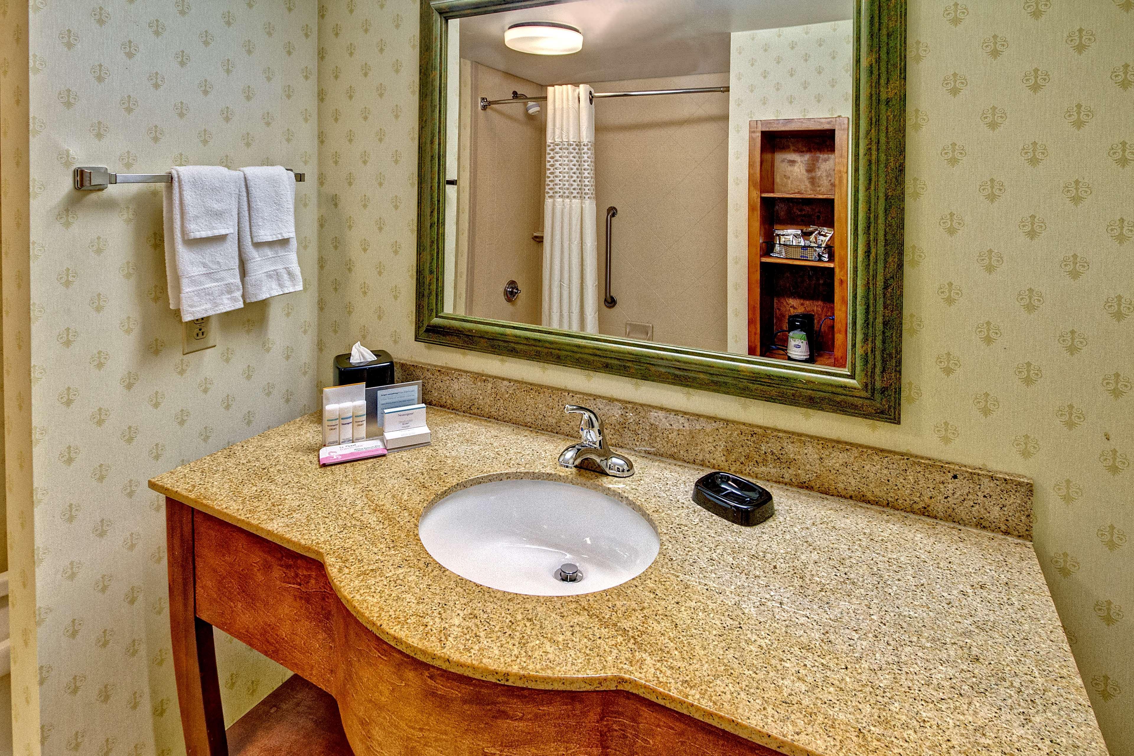 Hampton Inn Cleveland Exterior photo
