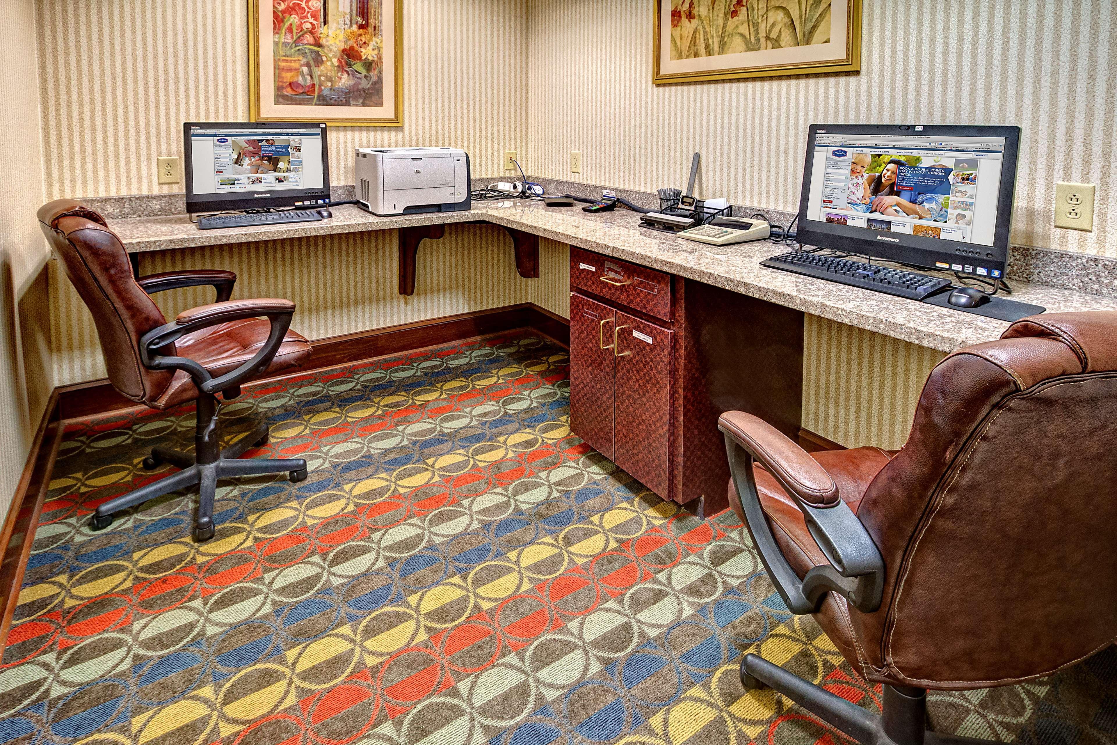 Hampton Inn Cleveland Exterior photo