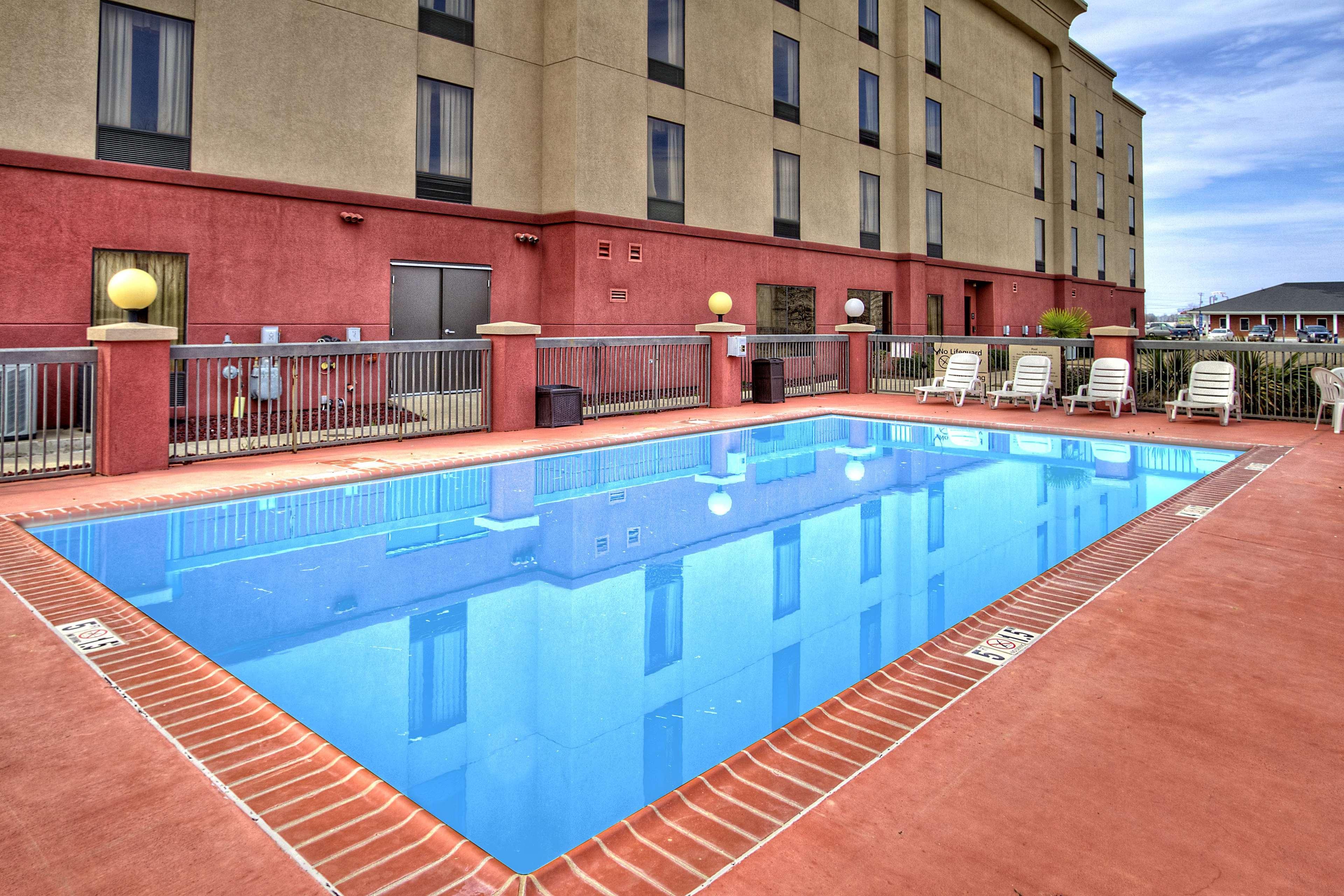 Hampton Inn Cleveland Exterior photo