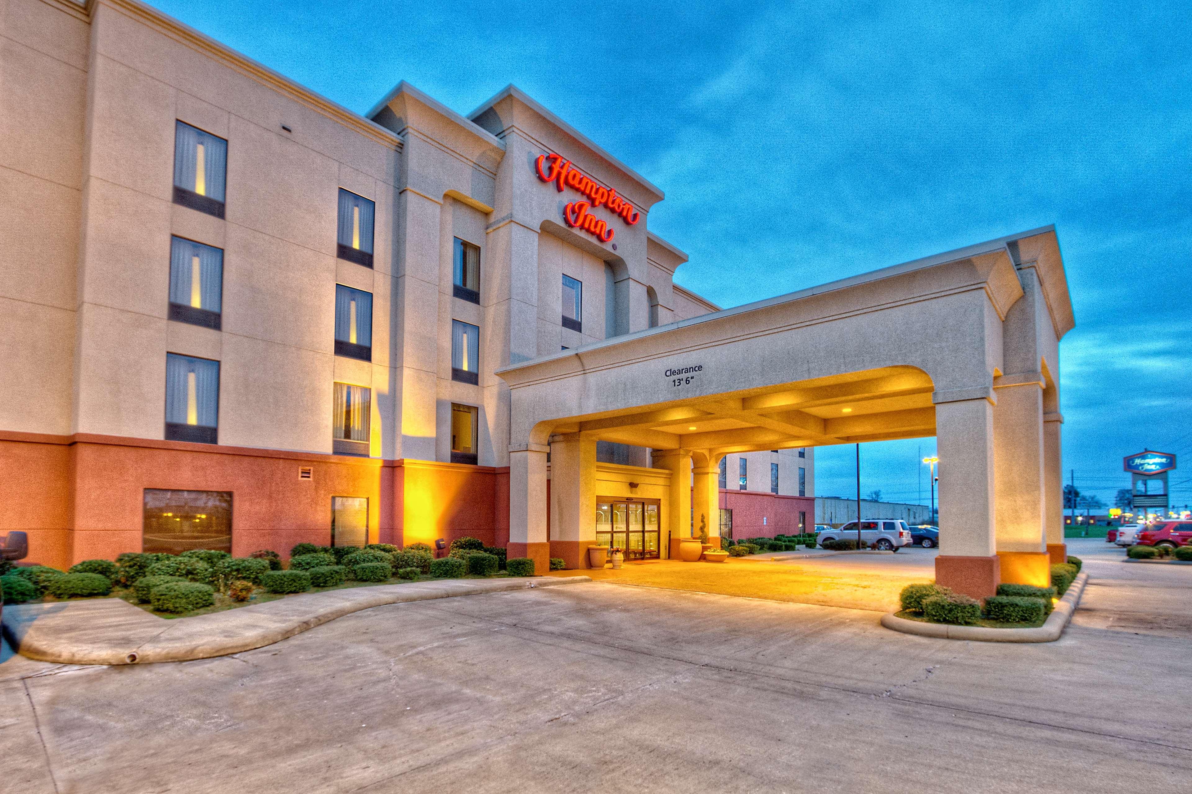 Hampton Inn Cleveland Exterior photo