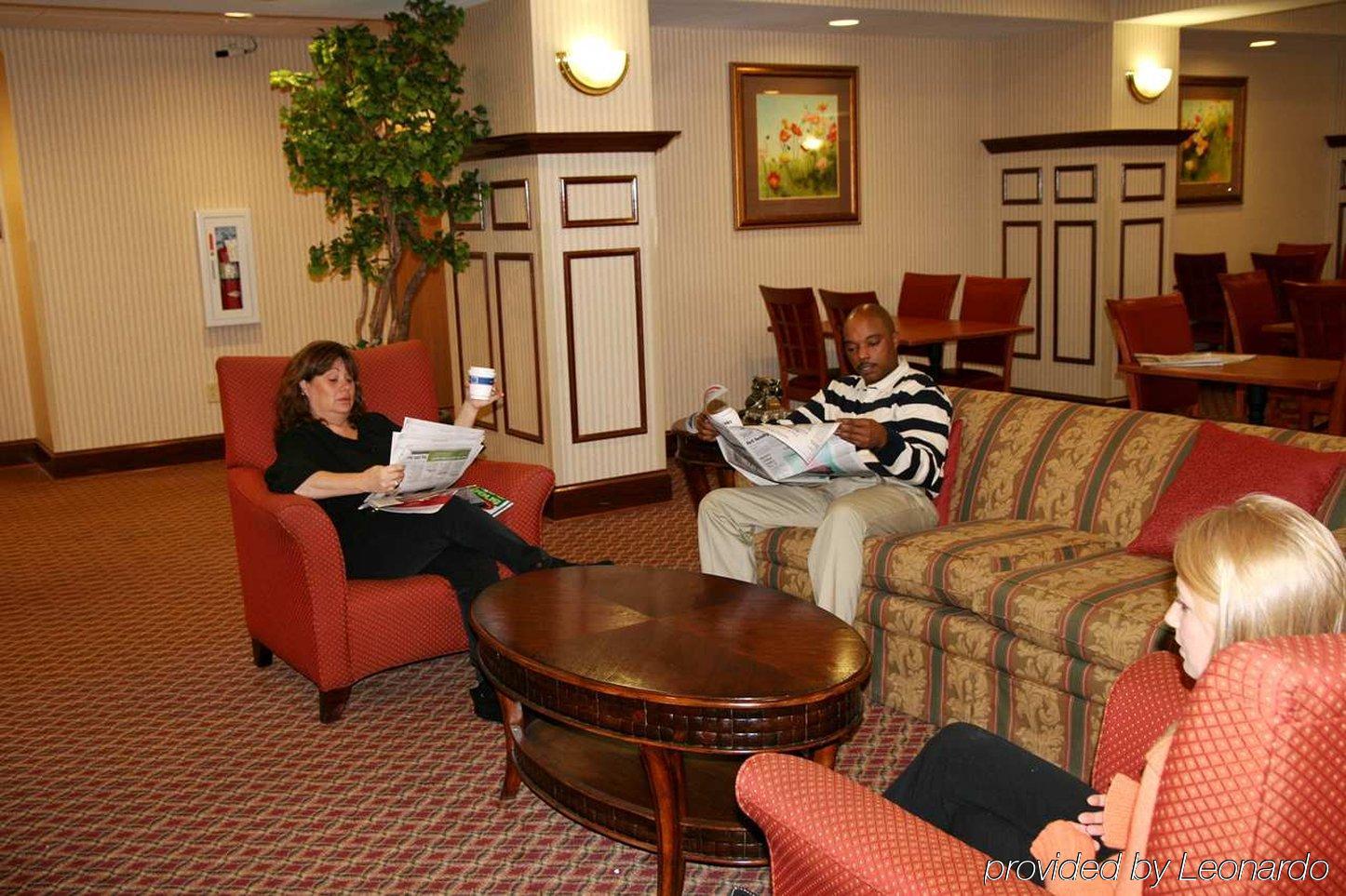Hampton Inn Cleveland Interior photo