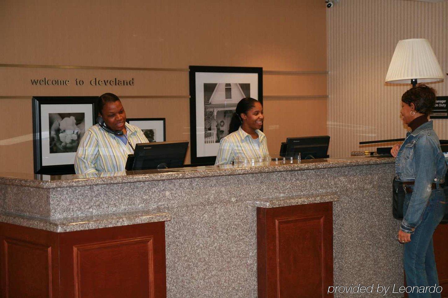 Hampton Inn Cleveland Interior photo